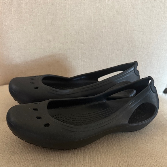 CROCS Women's Kadee Cut-Out Ballet Flats Black Lightweight Size 5 - Picture 1 of 8